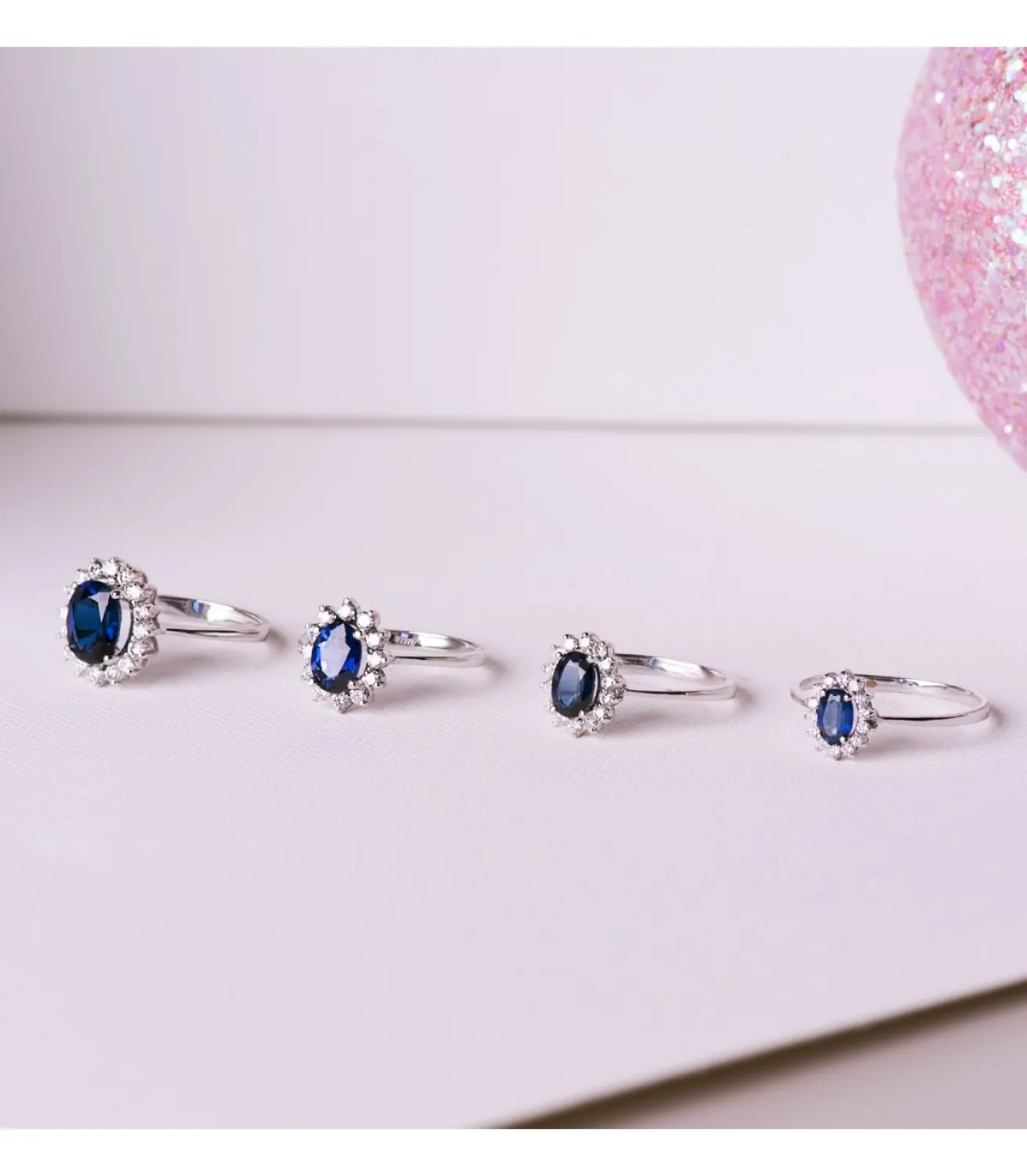 Anillo Jasmin 0.14 Qtes.18 Ktes Zafiro 0.62 Q<Alda Joyeros Shop
