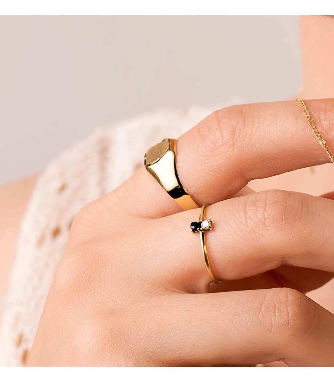 Anillo Portman Oro 18K Diamante 0.050 Qts. Zafiro<Alda Joyeros Online