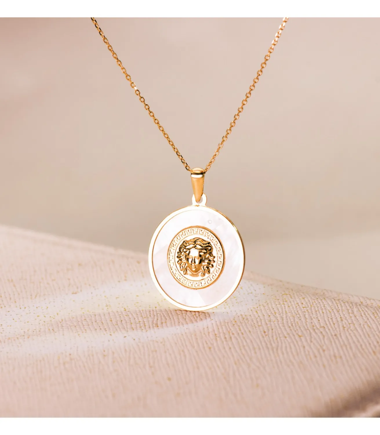 Colgante Medusa Nacar Oro 18K 20 Mm<Alda Joyeros Store
