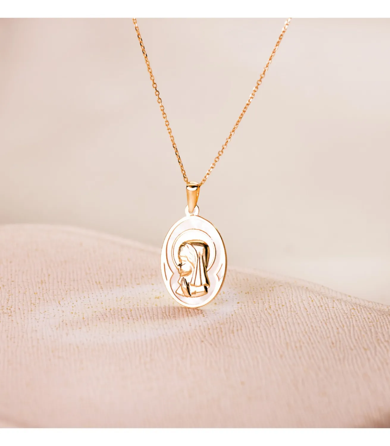 Medalla Nacar Virgen Niña Oval Oro 18 K 21 Mm<Alda Joyeros Clearance