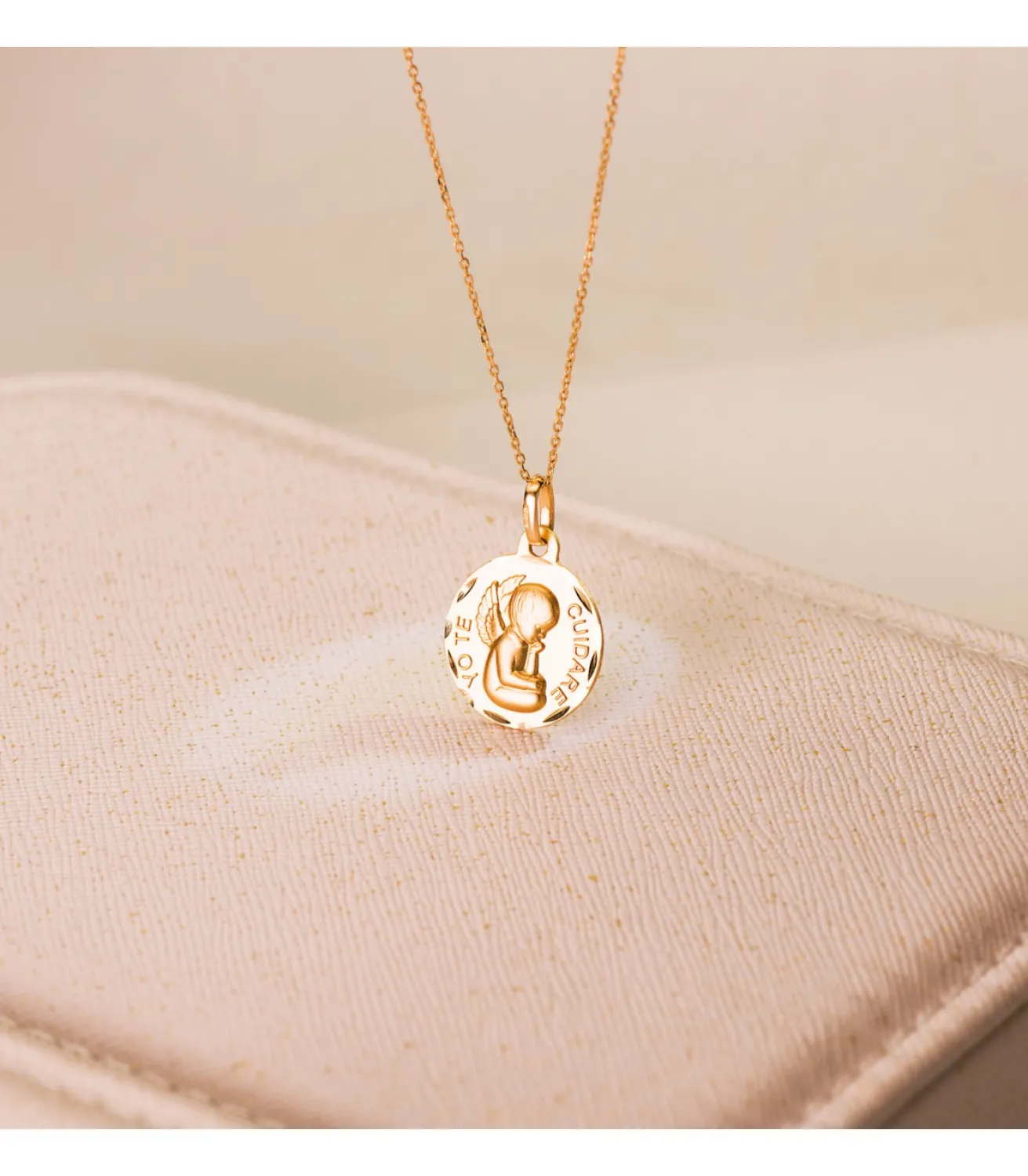 Medalla Ángel Yo Te Cuidare 18K 16Mm Tallada<Alda Joyeros Store