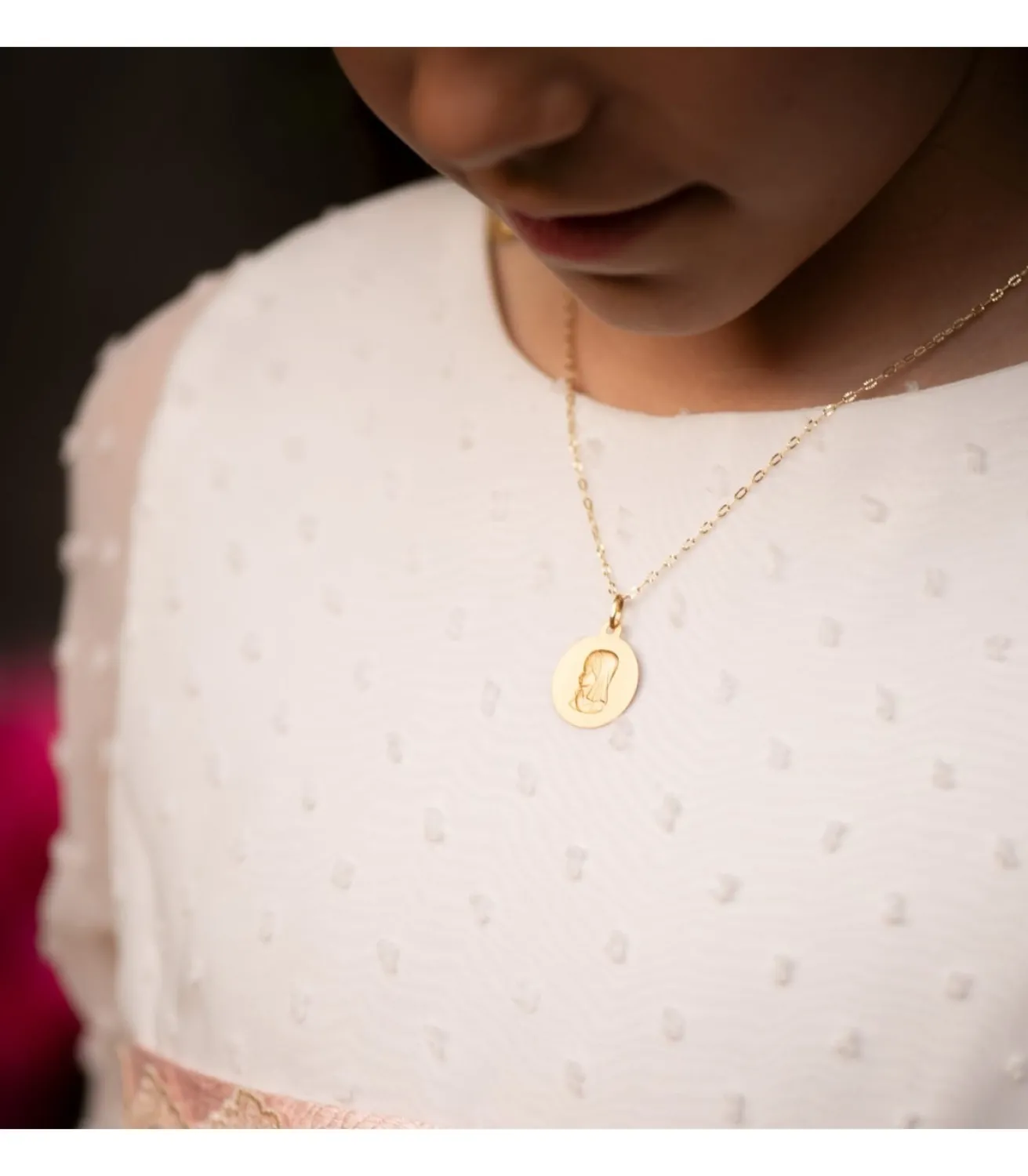 Medalla Virgen Niña Oro 18K 16Mm Mate Oracion<Alda Joyeros Online
