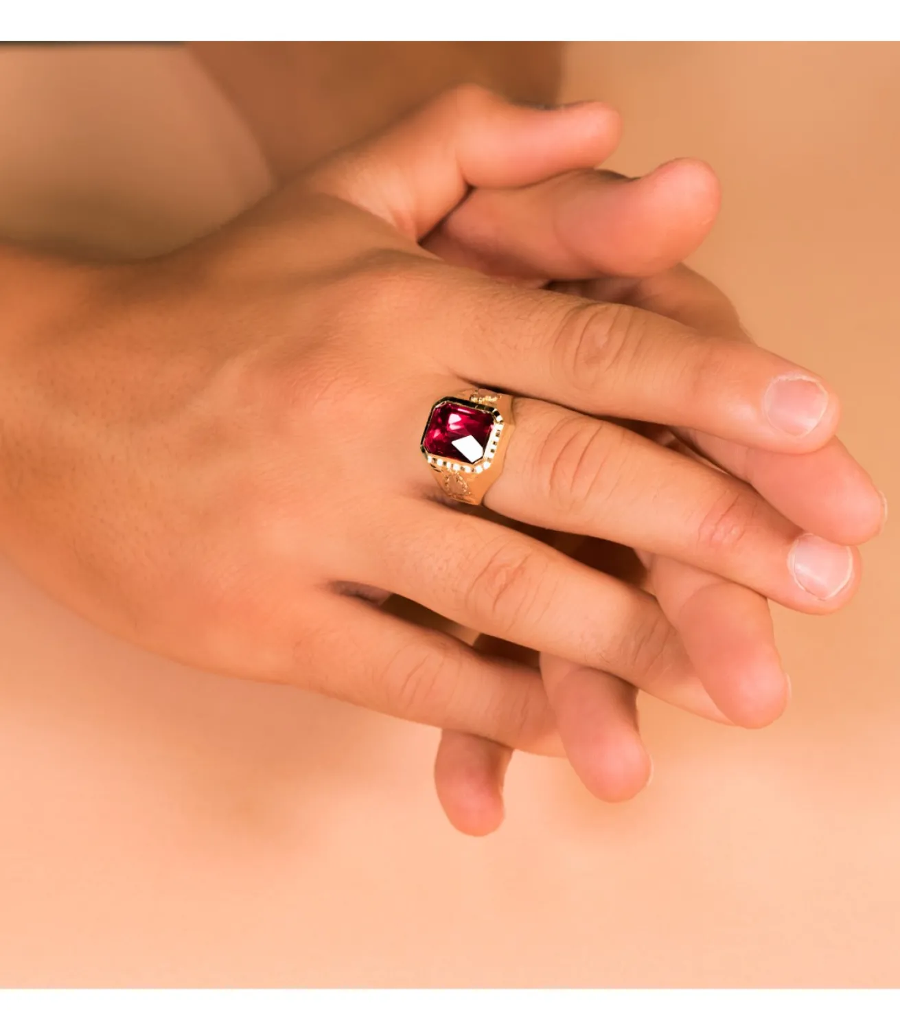 Sello Oro Hombre Escudo 18K Spinel Rojo<Alda Joyeros Fashion