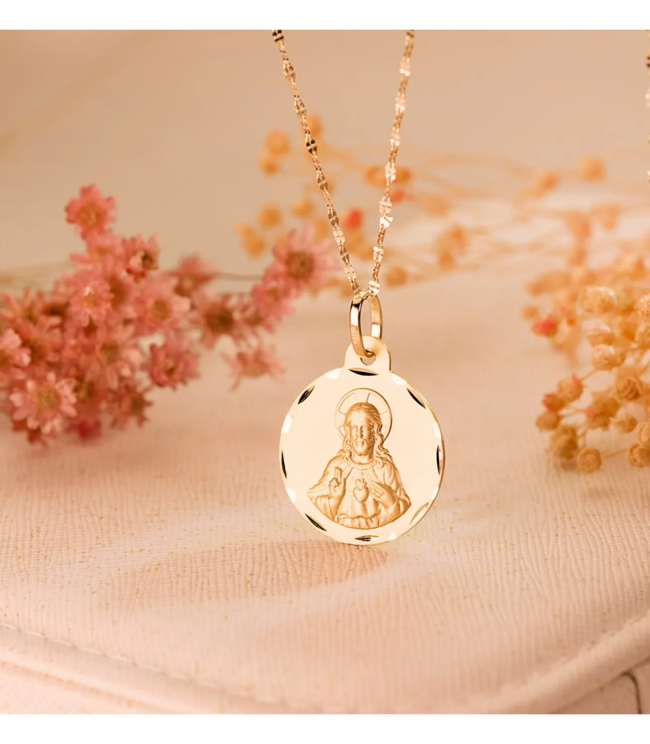 V. Carmen Y C. Jesus Oro 18K Escapulario Tallado 20Mm<Alda Joyeros Online